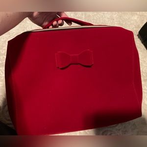 Velvet Estée Lauder makeup case